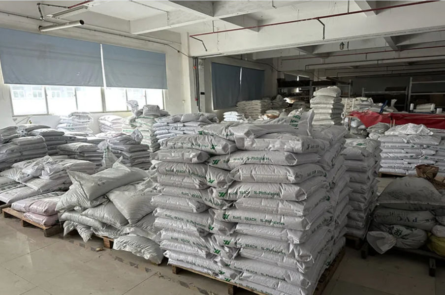 Dongguan Jiepeng Plastic Hardware Products Co., Ltd. productielijn van de fabrikant