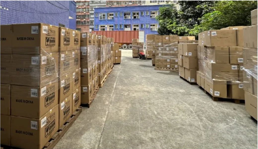 Dongguan Jiepeng Plastic Hardware Products Co., Ltd. productielijn van de fabrikant